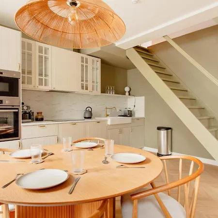 Beautiful Stylish In 4p Apartment